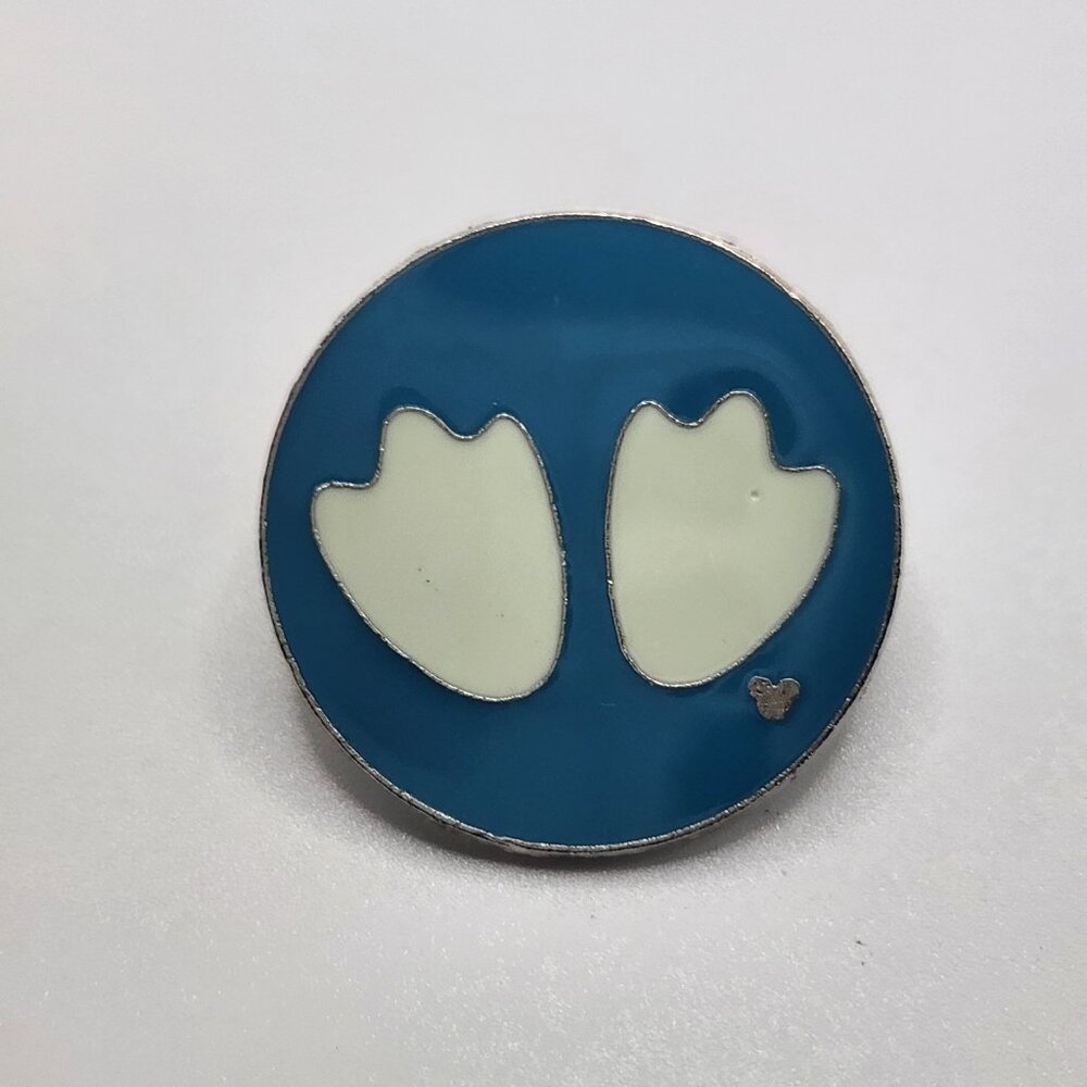 Disney Pin Trading Hidden Mickey 2007 Donald's Feet Donald Duck Footprints